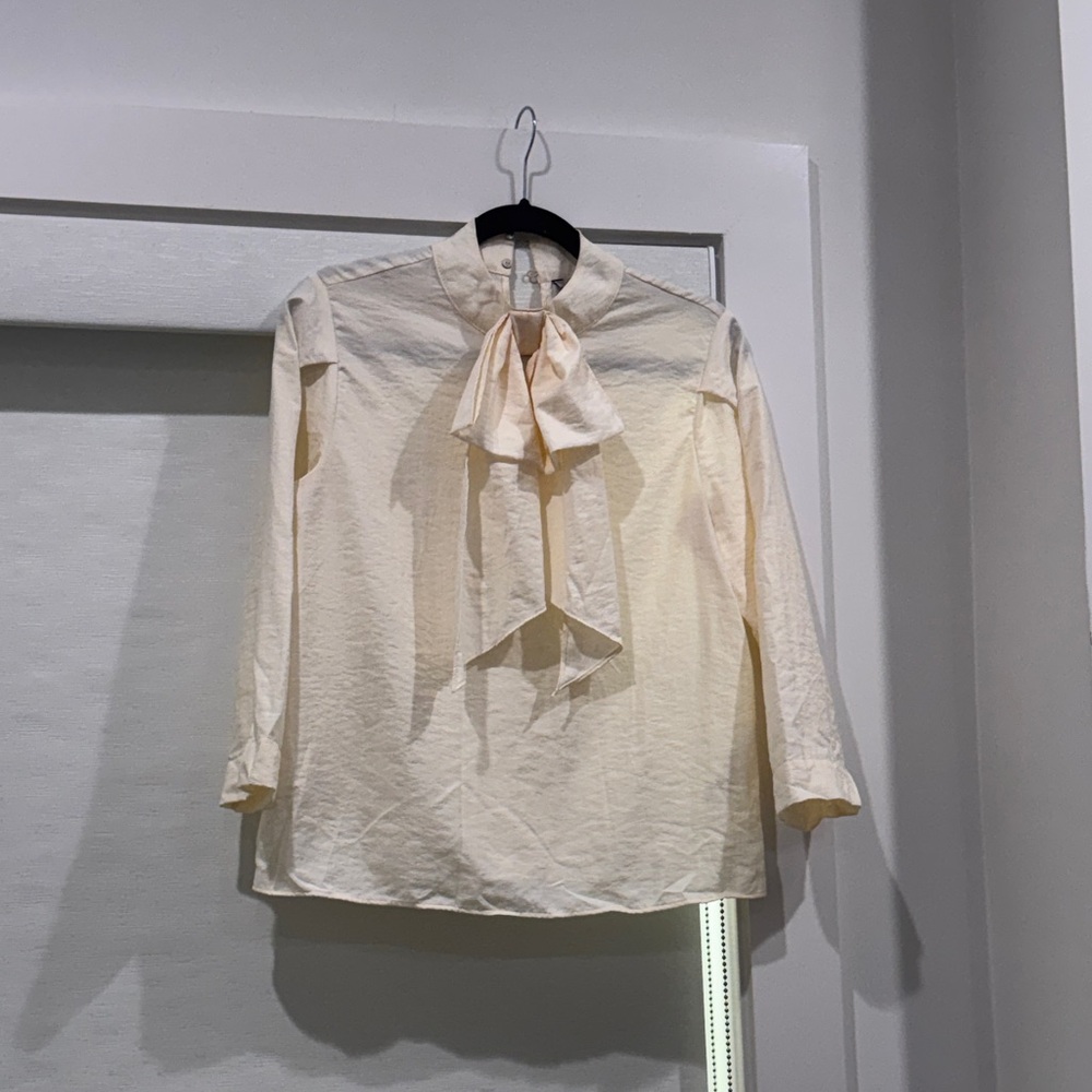 Elegant Cream Women's Blouse